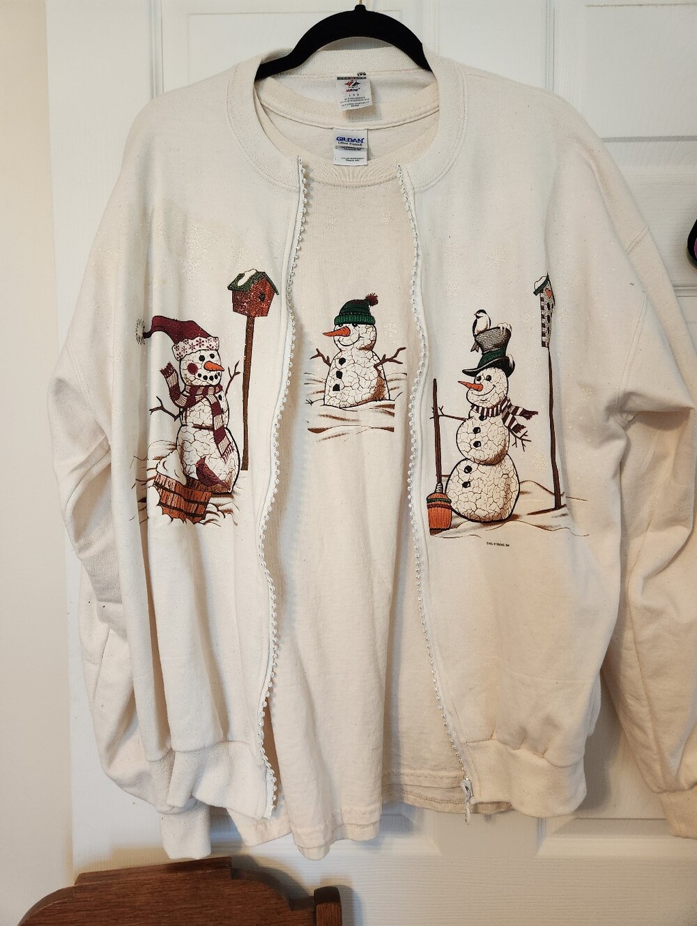Gildan Cream Snowman Crewneck Sweatshirt and tee set, sz L
